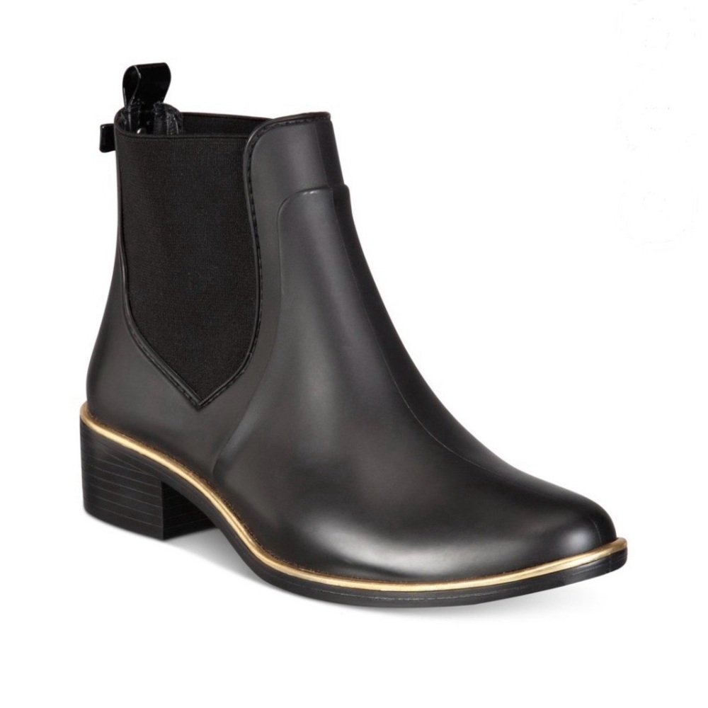 Kate Spade Rain ankle Boost size 10/11